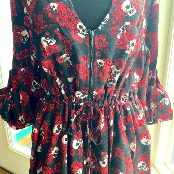 💀Beautiful skull & rose dress 🌹 - Picture 12 of 16